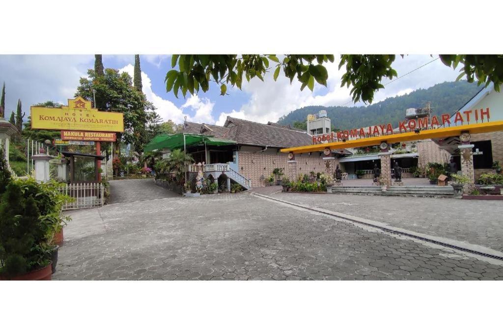 Komajaya Komaratih Hotel Tawangmangu Exteriör bild